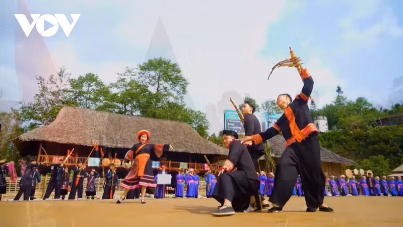 Ta Phin est un village des H’Mông noir et des Dao rouge, deux ethnies aux cultures riches qui n'ont pas encore été perverties par la modernité. Photo: VOV