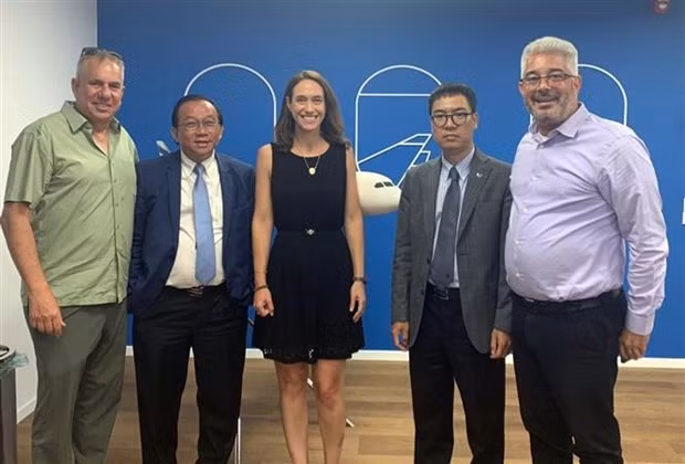 Des dirigeants de Vietjet Air et de la compagnie israélienne EL AL Israel Airlines. Photo : VNA