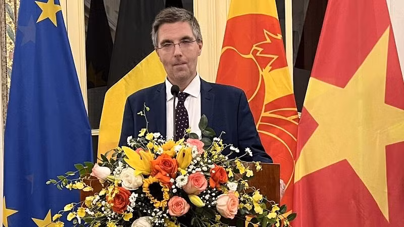 Nicolas Dervaux, représentant des gouvernements wallons et de la FWB au Vietnam, prend la parole. Photo : Mai Khanh/NDEL