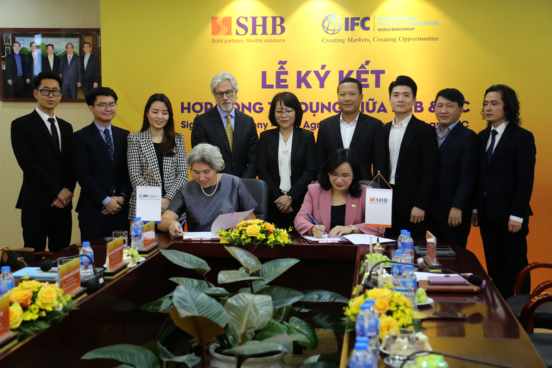 Lors de la cérémonie de signature du contrat de crédit avec des prêts d’une valeur de 120 millions de dollars. Photo : NDEL