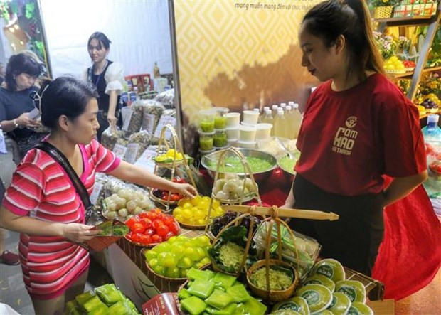 Le Festival du Tourisme de Hanoi 2023 réunit 150 stands de 15 provinces et grandes villes. Photo : VNA.