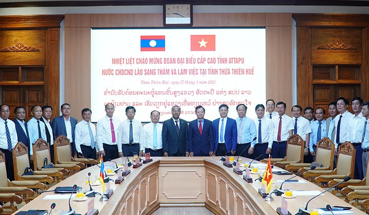 Lors de la réunion. Photo: thuathienhue.gov.vn