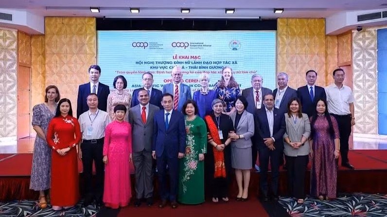 Délégués au Sommet des femmes dirigeantes de coopératives de l'Asie-Pacifique à Hanoi. Photo : nhandan.vn