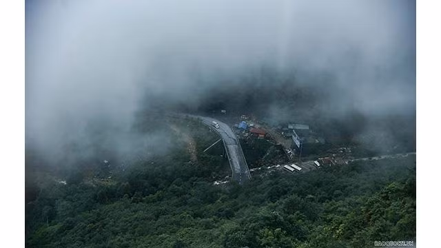 Le pont en verre à Lai Châu ảnh 7