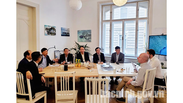 La vue générale de la séance de travail. Photo : bacninh.gov.vn