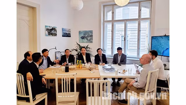 La vue générale de la séance de travail. Photo : bacninh.gov.vn