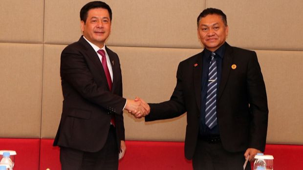 Le ministre vietnamien de l'Industrie et du Commerce, Nguyên Hông Diên, et le ministre du Tourisme, du Commerce et de l'Industrie du Timor Leste, José Lucas Da Silva. Photo : VOV.