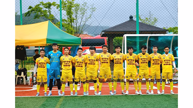 La Journée des sports communautaires contribue à créer un échange solidaire des Vietnamiens en République de Corée. Photo : Thoidai.com.vn