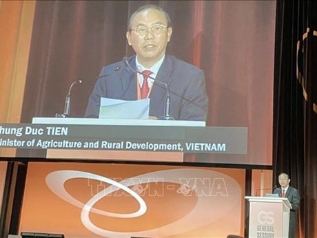 Le vice-ministre vietnamien de l'Agriculture et du Développement rural, Phùng Duc Tiên, lors de l'événement. Photo : VNA.