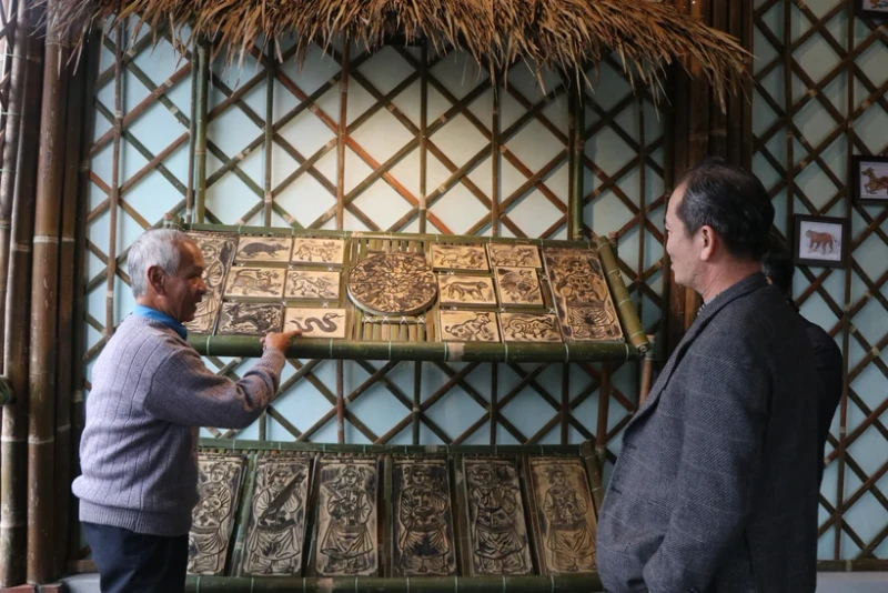 Des estampes populaires du village de Sinh.