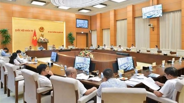 La réunion sur la préparation de la séance de questions-réponses lors de la 25e réunion du Comité permanent de l'Assemblée nationale. Photo : VNA.