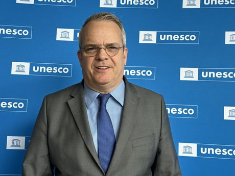 Tim Curtis, Secrétaire de cette Convention 2003 de l'Organisation des Nations Unies pour l'Éducation, la Science et la Culture. Photo : VNA.