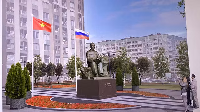 La statue du Président Hô Chi Minh à Saint-Pétersbourg. Photo : NDEL.