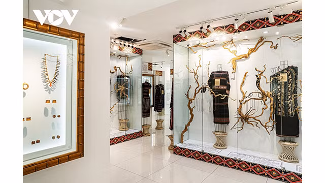 Les costumes des ethnies du Tây Nguyên. Photo : VOV.