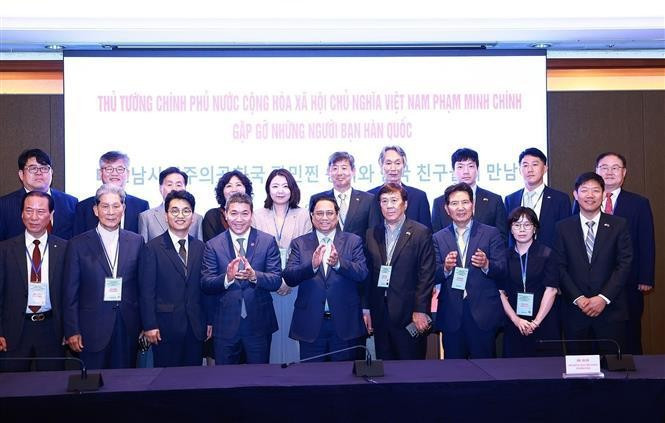 Le Premier ministre Pham Minh Chinh rencontre des amis sud-coréens à Séoul. Photo : VNA.
