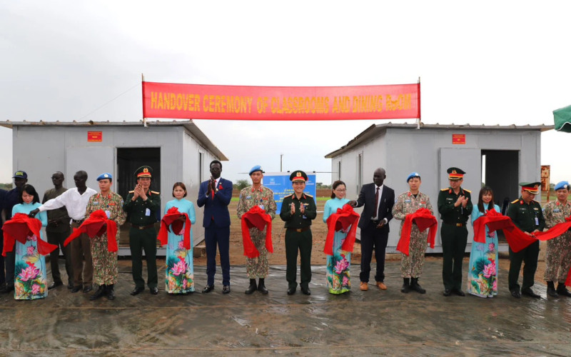 Une délégation interministérielle relative à la participation du Vietnam aux activités de maintien de la paix de l'ONU, a été conduite par le lieutenant-général Pham Truong Son. Photo : phunuvietnam.vn