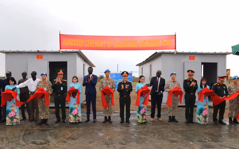 Une délégation interministérielle relative à la participation du Vietnam aux activités de maintien de la paix de l'ONU, a été conduite par le lieutenant-général Pham Truong Son. Photo : phunuvietnam.vn