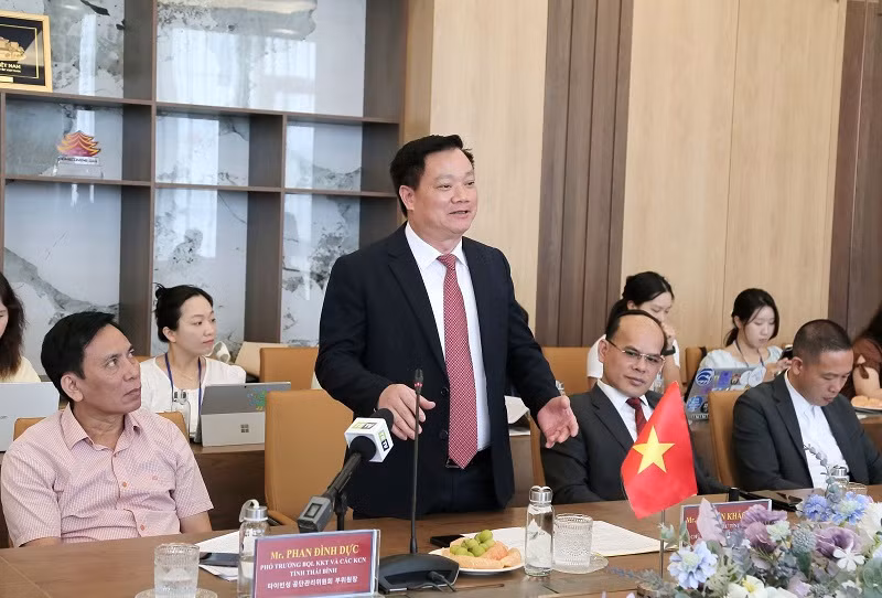 Le président du Comité populaire provincial de Thai Binh, Nguyên Khac Thân, s'exprime lors de l'événement. Photo : baodautu.vn Le président du Comité populaire provincial de Thai Binh, Nguyên Khac Thân, s'exprime lors de l'événement. Photo : baodautu.vn