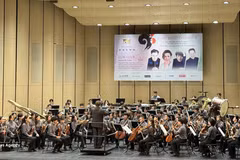 L’Orchestre symphonique des jeunes d’Asie. Photo . VNA. 