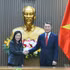 Le Premier ministre Le Minh Hung reçoit l'ambassadrice des États-Unis Jennifer Wicks. Photo : Nhân Dân.