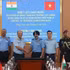 Des responsables de l'École des officiers de l'armée de l'air du Vietnam accueillent la délégation de l'Armée de l'air indienne. Photo : QDND.