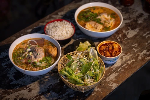 Hue : le bun bo au riz froid, une tradition préservée depuis 30 ans