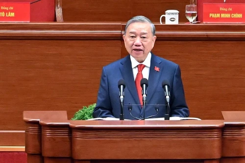 Le secrétaire général du Parti To Lam s'exprime lors de la cérémonie de clôture du XIVe Congrès national du Parti.