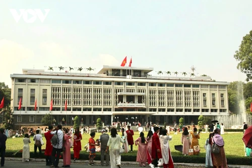 Le Palais de l’Indépendance séduit les jeunes à l’approche du Têt