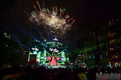 [Photo] Ambiance du réveillon du Nouvel An 2026 à Hanoï