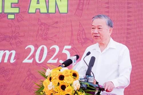 Le secrétaire général du Parti communiste du Vietnam (PCV), To Lam s'exprime lors de la cérémonie. Photo : Thanhnien.