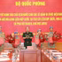 Remise de décisions de nommination à quatre officiers de l’Armée populaire du Vietnam. Photo : VNA.