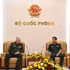 Le vice-ministre vietnamien de la Défense, le général de corps d’armée Nguyên Truong Thang (droite) et le général de corps d’armée Vladimir Borisovich Zarudnitsky, directeur de l’Académie militaire de l’État-major général des Forces armées de la Fédération de Russie. Photo : qdnd.vn 