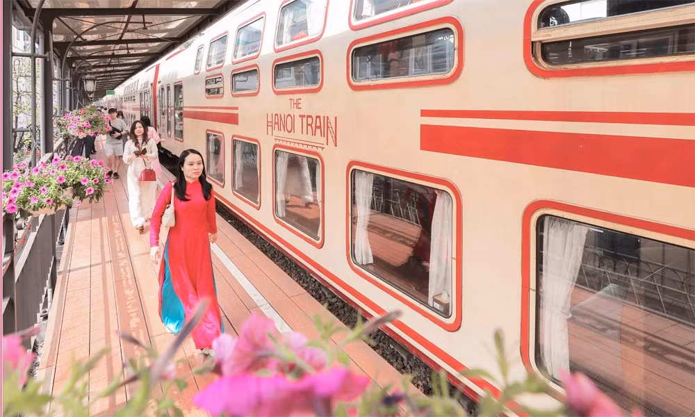 Le « Train des Cinq Portes de la capitale ». Photo : VNA.