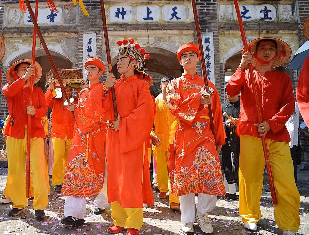 hoi-giong-den-phu-dong-15.jpg