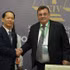 Le ministre vietnamien de la Justice, Hoang Thanh Tung, rencontre son homologue russe, Konstantin Chuychenko. Photo: VNA 