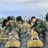 Les commandos et unités de reconnaissance s’entraînent au parachutage sur la base aérienne de Bien Hoa