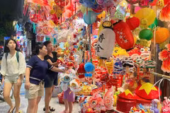 La rue Hang Ma s’anime à l’approche de la fête de la Mi-Automne