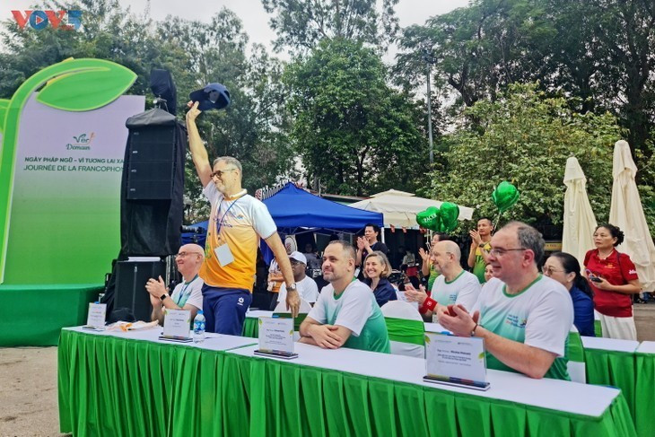 L’événement a notamment réuni l’ambassadeur de France au Vietnam, Olivier Brochet, le chef de la Délégation Wallonie-Bruxelles au Vietnam, Pierre Du Ville, l’ancien ambassadeur du Vietnam en France et auprès de l’OIF, Dinh Toàn Thang, ainsi que de nombreux représentants d’organisations francophones.