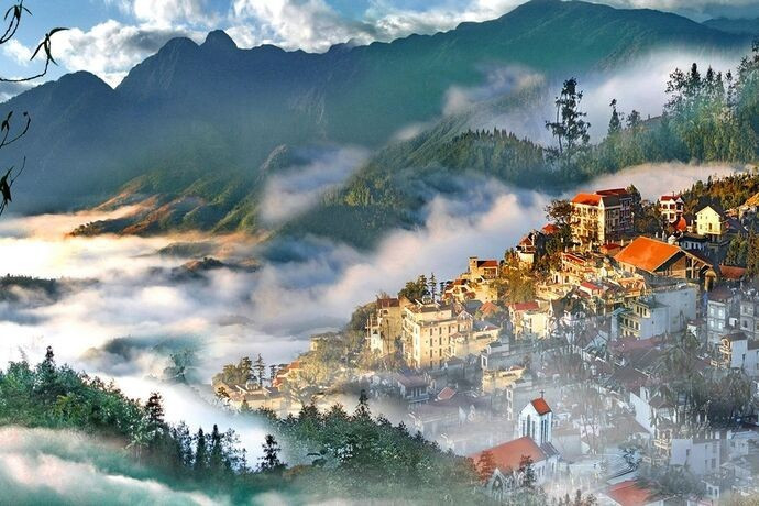 Sapa, dans la province de Lao Cai, est une perle qui se cache dans les nuages et qui, sous le soleil, dévoile sa beauté éblouissante. Photo : VNA. sapa-agoda.jpg