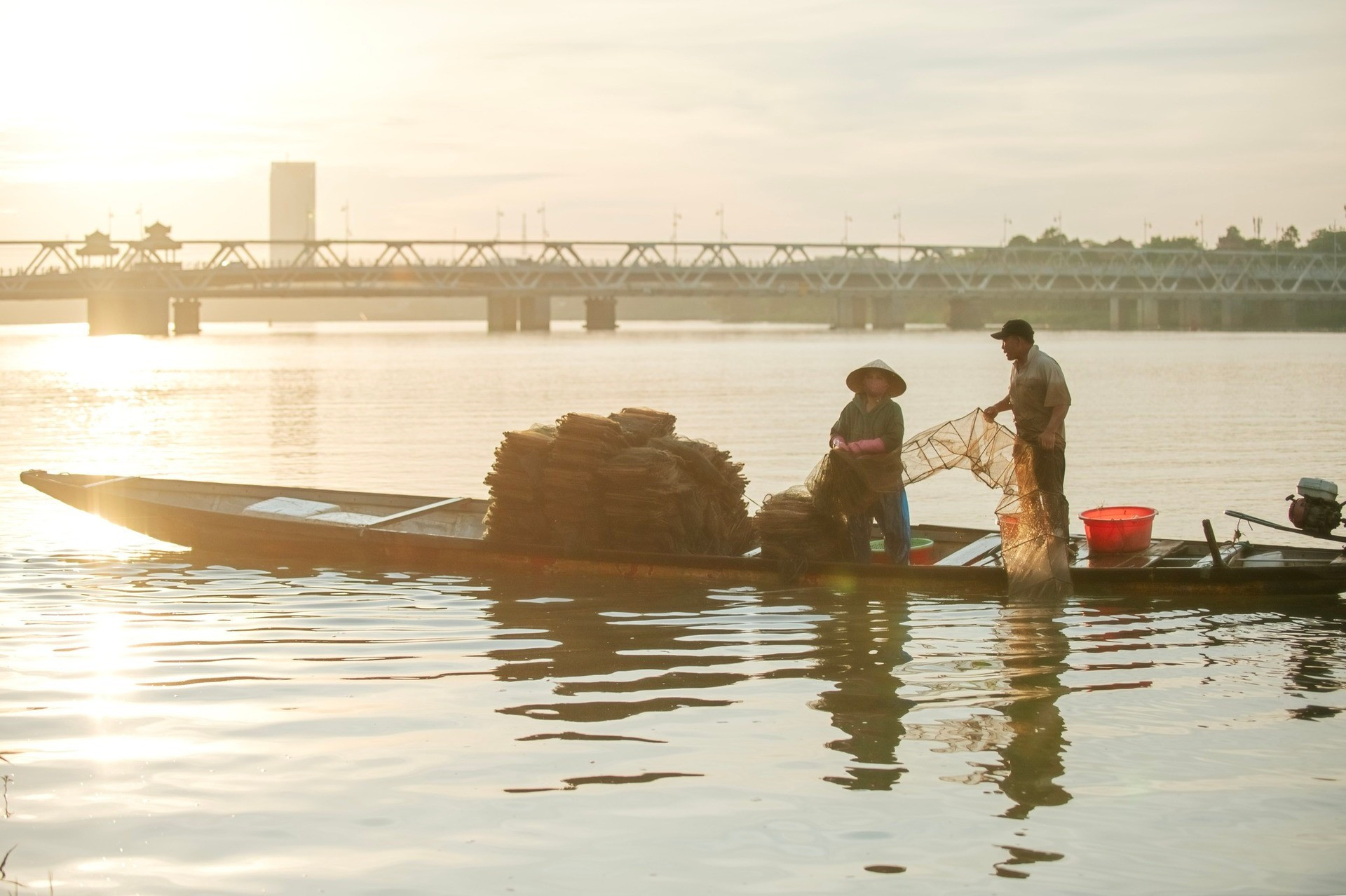 La vie quotidienne à Hue suit alors un rythme tranquille, empreint d’une douce simplicité. Photo : Vietnamnet. hue-13.jpg