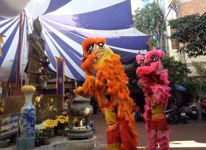 La fête du temple du Grand Saint Tran à Ho Chi Minh-Ville. Photo : tapchihuongsac.