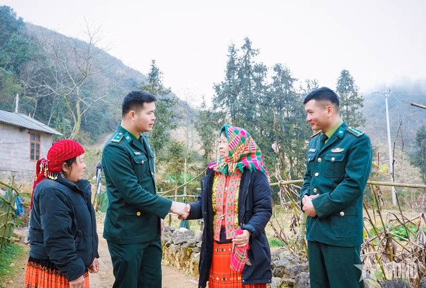 tinh-quan-dan.jpg