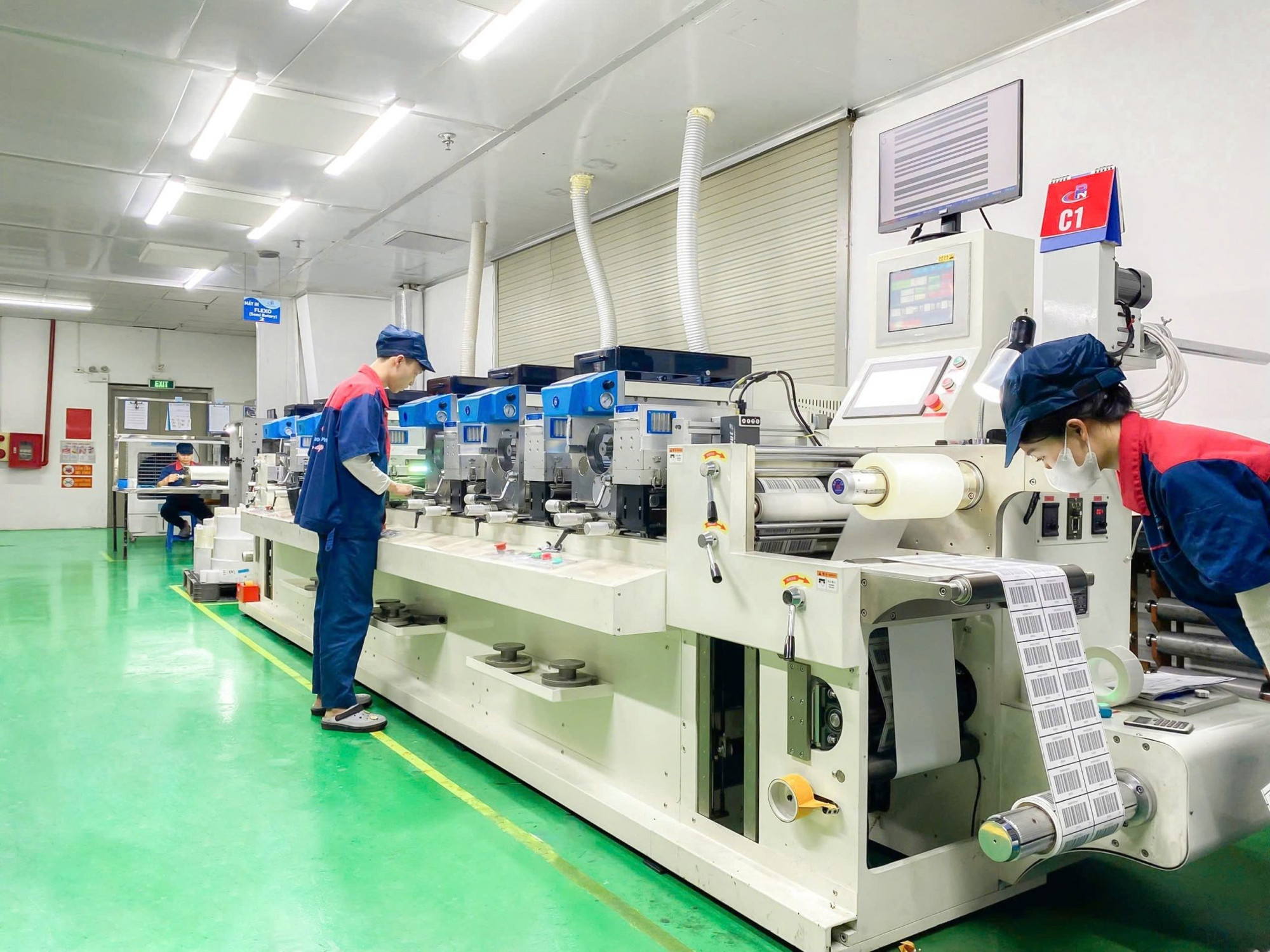 Face à la pression des normes écologiques mondiales, de nombreuses entreprises vietnamiennes du secteur de l’emballage doivent se réinventer. Photo : printvietnam.