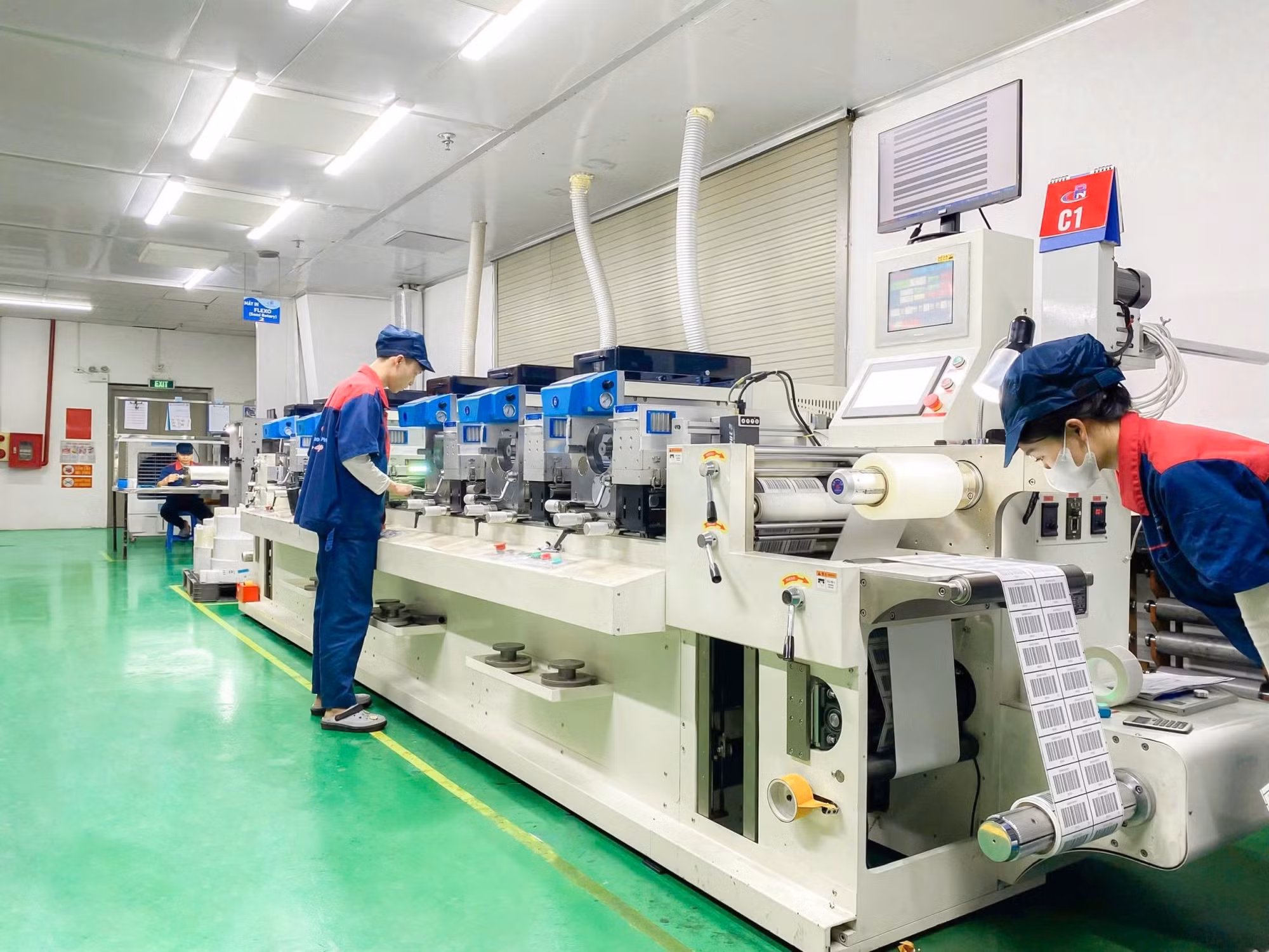 Face à la pression des normes écologiques mondiales, de nombreuses entreprises vietnamiennes du secteur de l’emballage doivent se réinventer. Photo : printvietnam.