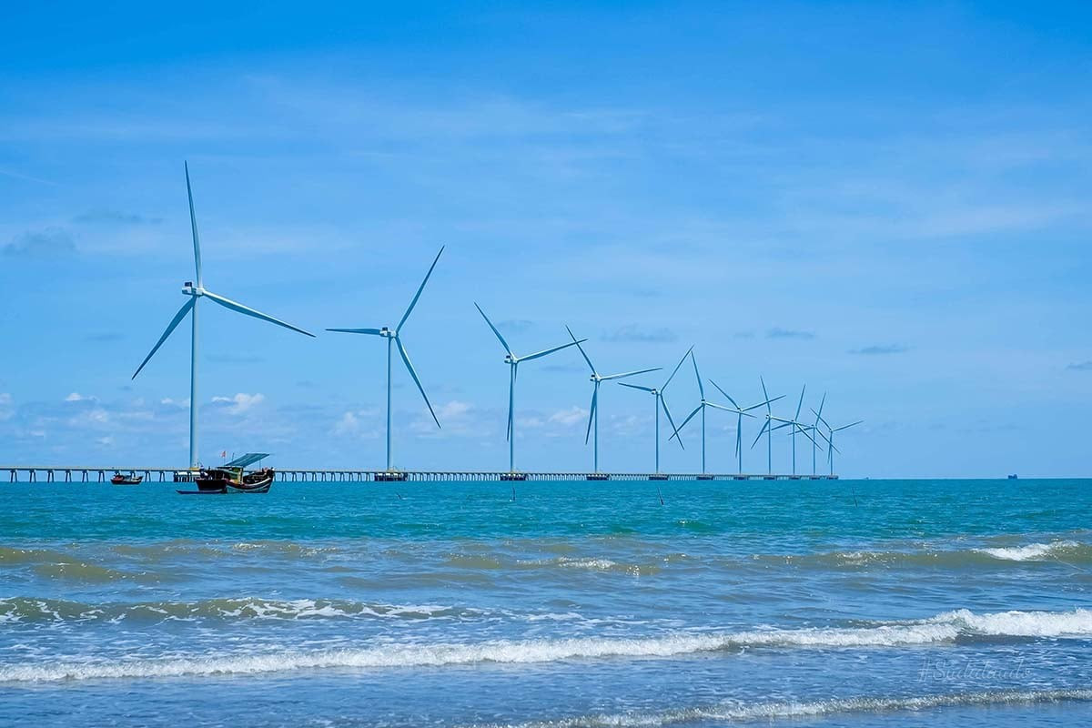 Le projet d’énergie éolienne côtière et offshore Duyen Hai (Tra Vinh). Photo : Danviet. dien-gio-tra-vinh.jpg