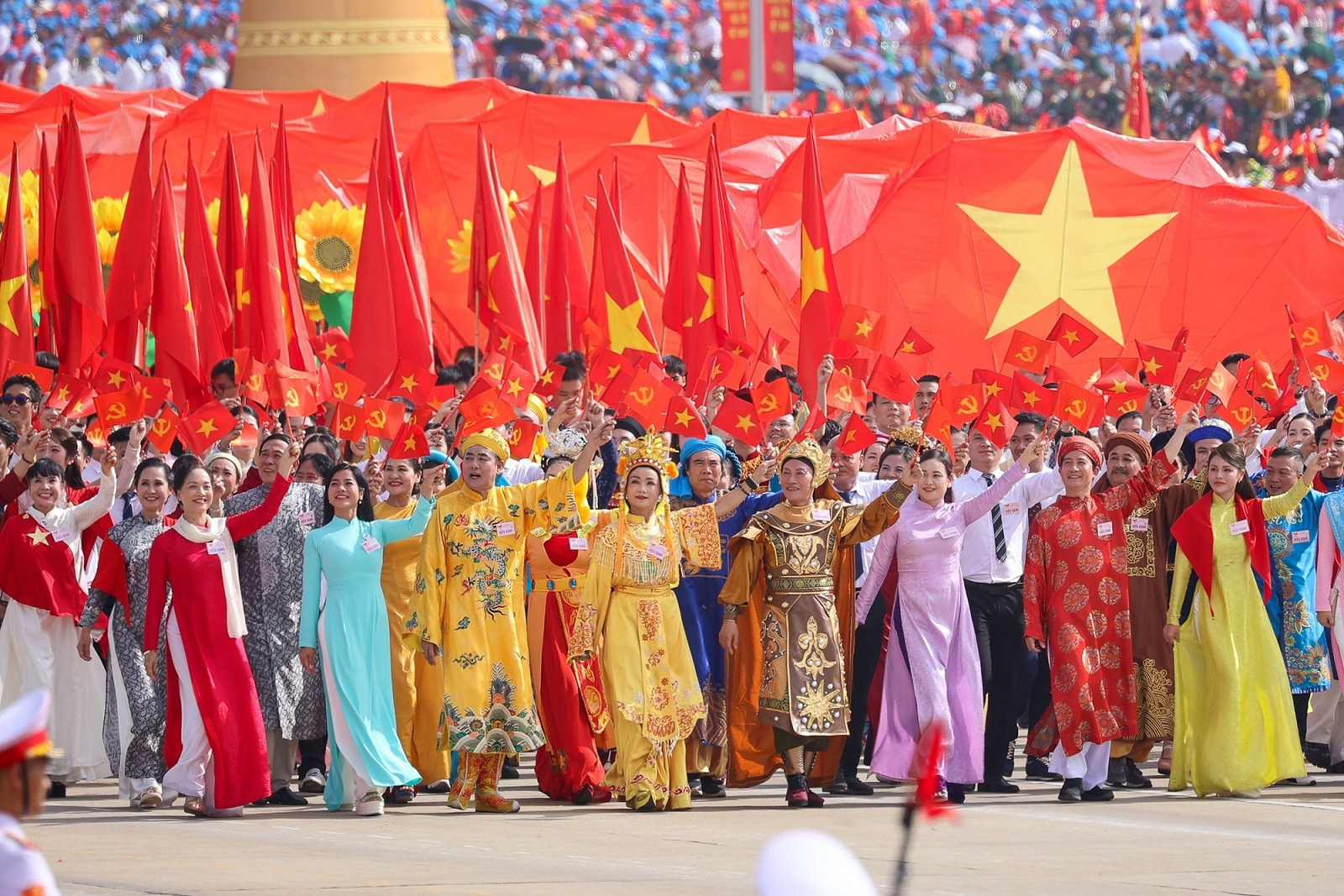 Le bloc du secteur de la Culture et des Sports participant au défilé de l’événement A80. Photo : VGP.