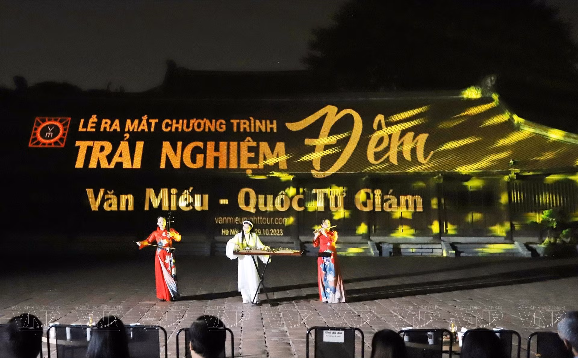 tour-nocturne.jpg