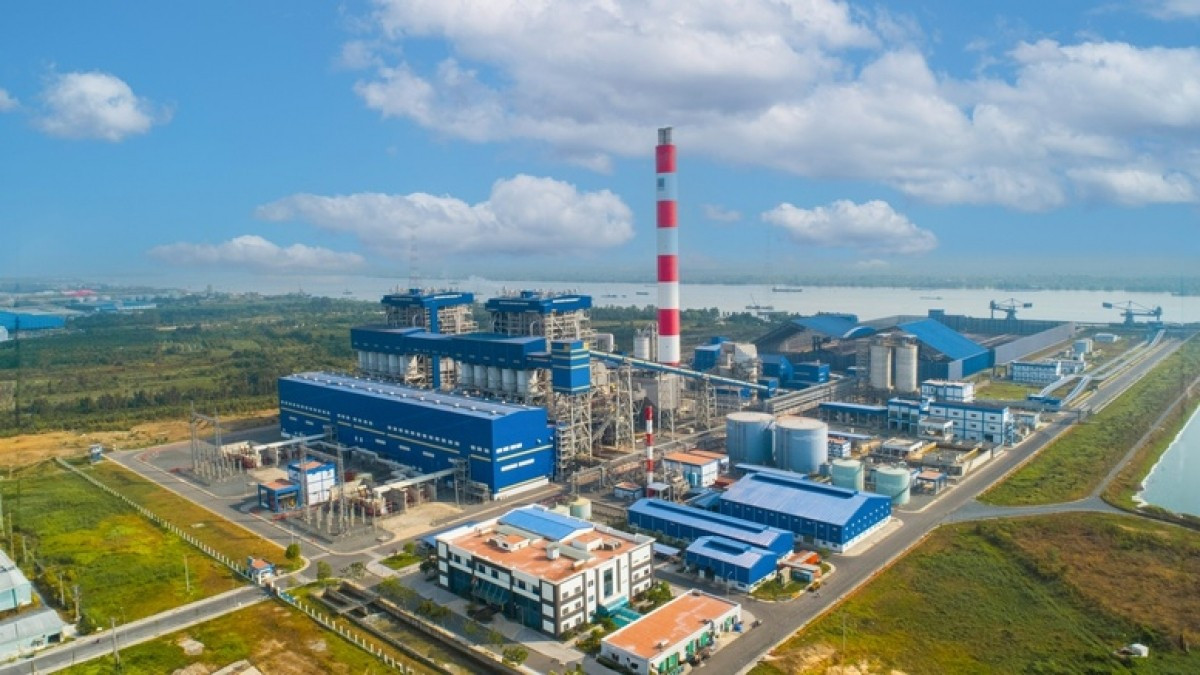 La centrale thermique Song Hau 1 (1 200 MW), dont le maître d’ouvrage est PetroVietnam, est entrée en service commercial le 6 mai 2022. Photo : baodautu. nhiet-dien-song-hau-1.jpg