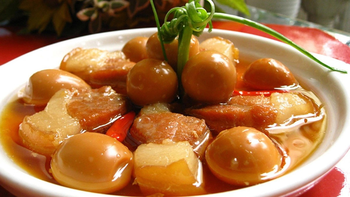 Le thit kho tau est généralement servi avec du riz. thit-kho-tau.jpg