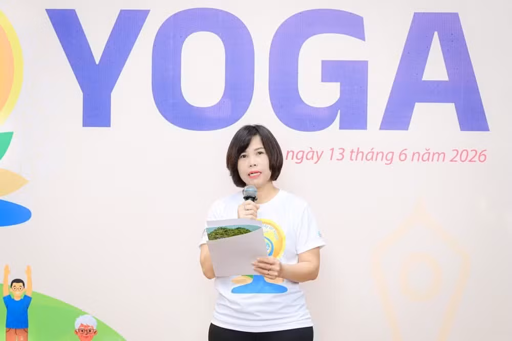 Tran Thi Kieu Thanh Binh, présidente du Syndicat du Journal Nhân Dân, prend la parole.